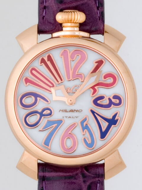 ガガ･ミラノスーパーコピー GAGAMILANO マニュアル　40mm　クォーツ z5021.1 ダークパープル皮 ホワイトシェル/マルチカラーアラビア